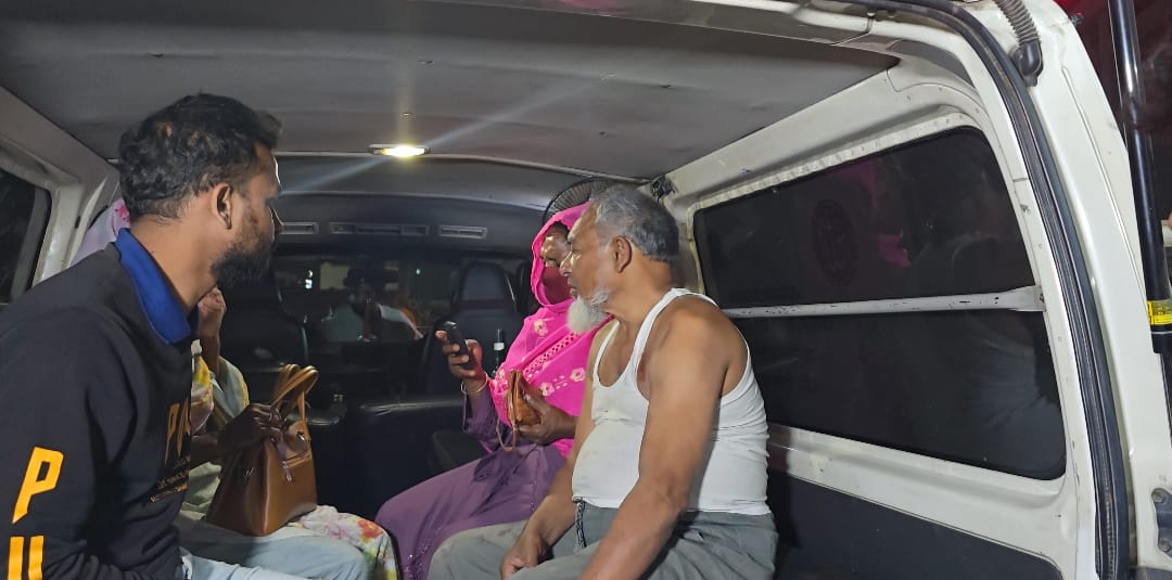 চাঁপাইনবাবগঞ্জে ককটেল বিস্ফোরণ,ইউপি চেয়ারম্যান সহ আহত ৪,বিস্ফোরক আইনে মামলা,র‌্যাবের হাতে গ্রেপ্তার 